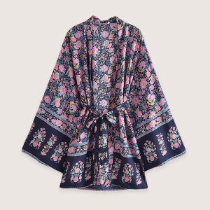 Kimono court fleuri rose